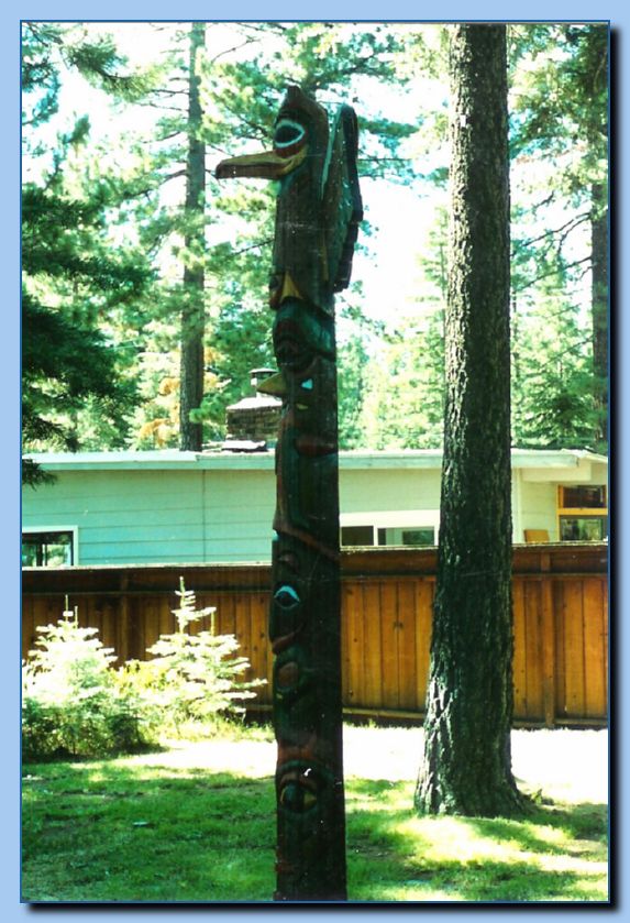 2 105 Totem Traditional Archive 02
